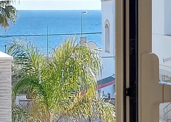 Lovely House Risveglio Fronte Mare Feriehus